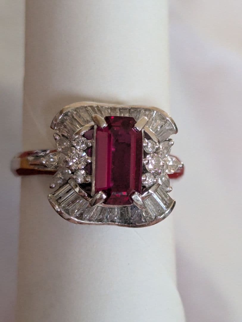 退院セール‼️バレンタイン値引き！ルビーの指輪1.35カラット写真も差替え