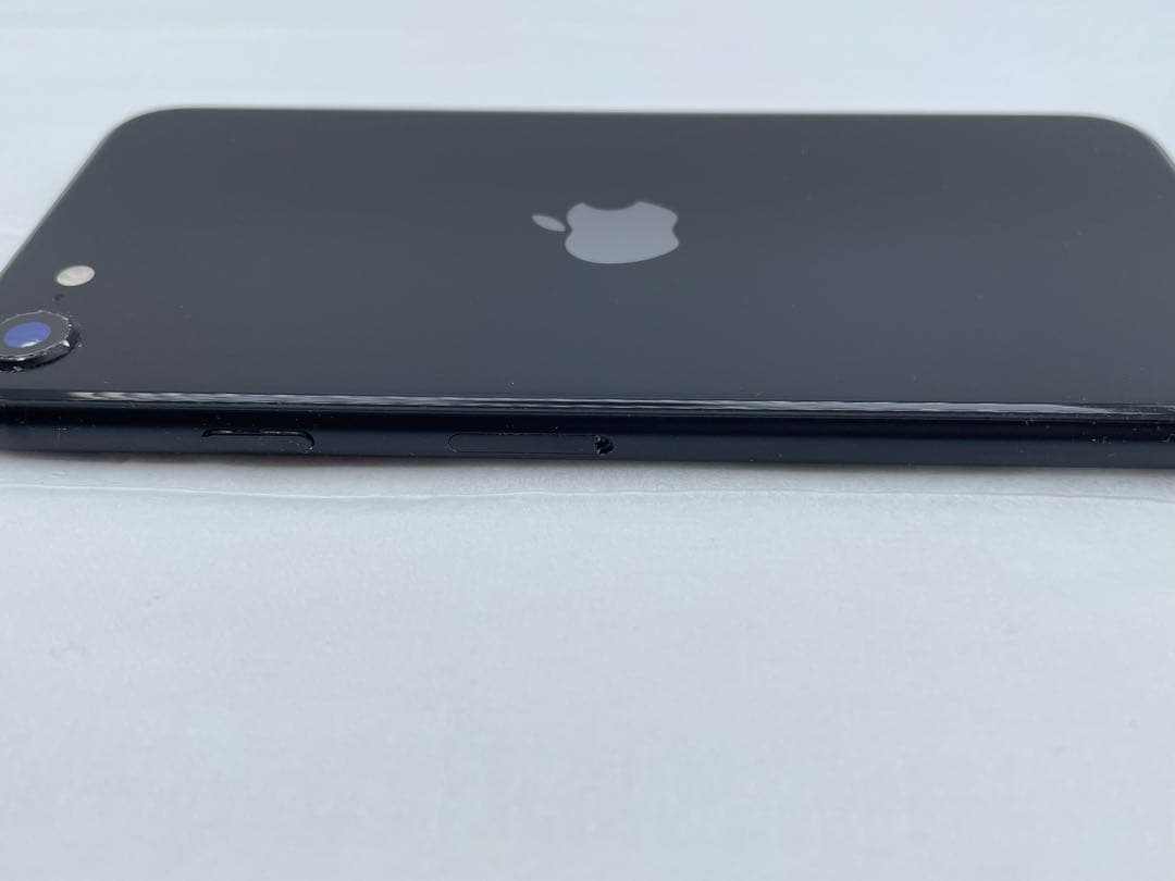 た*ン様 iPhone SE (第2世代) ブラック 128GB SIMフリー