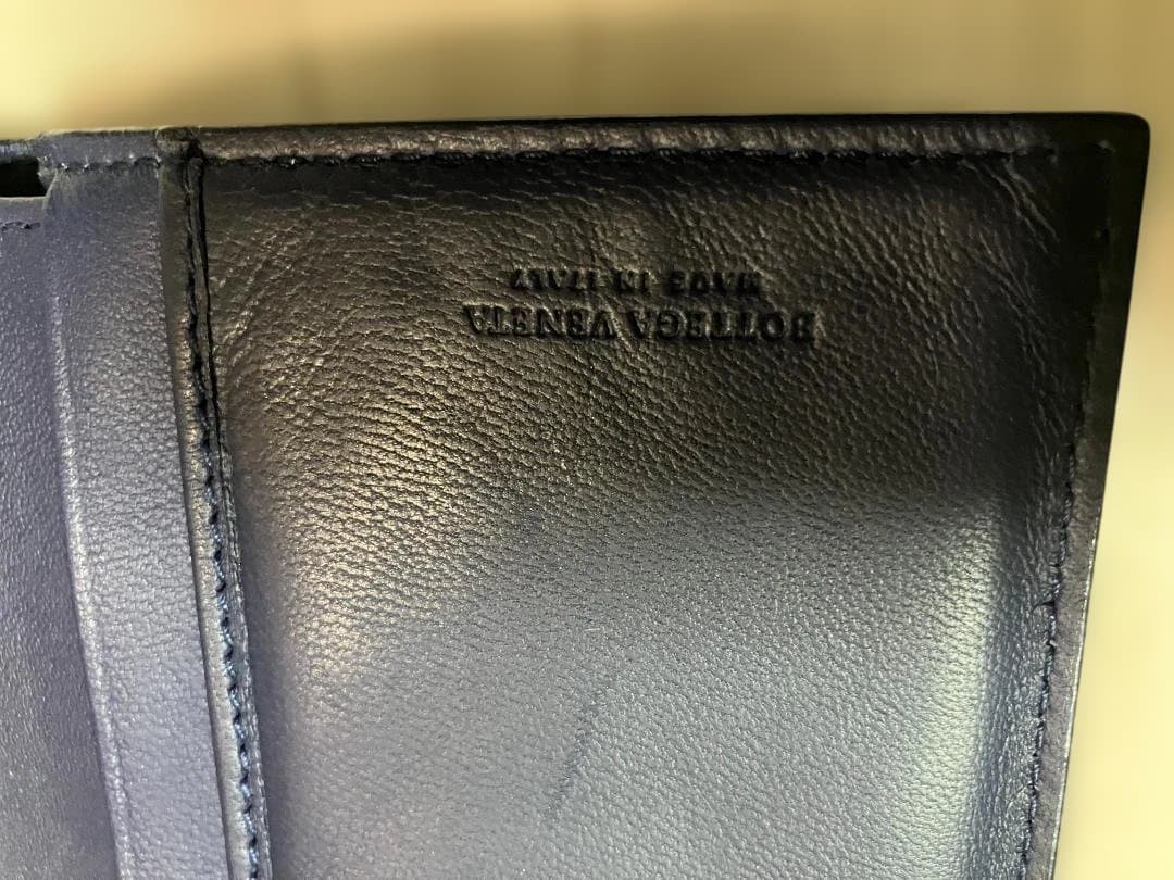 H*a様 ボッテガヴェネタ　イントレチャート　ネイビー　長財布