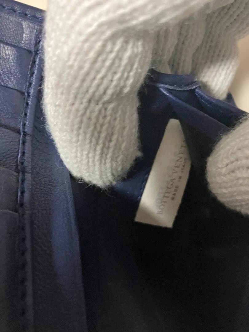 H*a様 ボッテガヴェネタ　イントレチャート　ネイビー　長財布