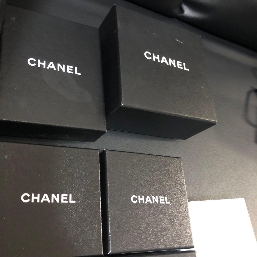シャネル　アクセサリー用箱　バッグ用箱　ピアス、ネックレス等に