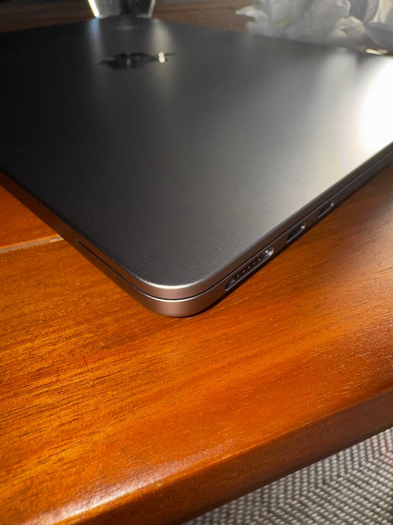 MacBook本体 Apple MacBook Air (M2, 8GB, 256GB)