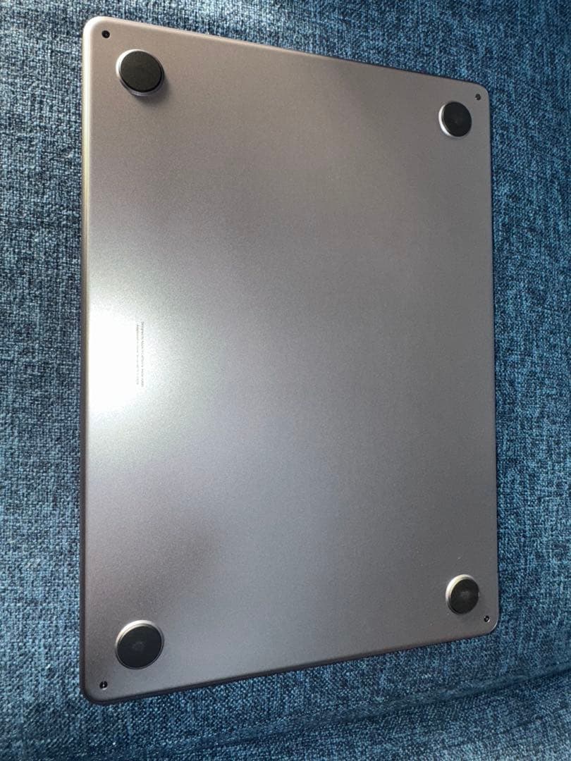 MacBook本体 Apple MacBook Air (M2, 8GB, 256GB)