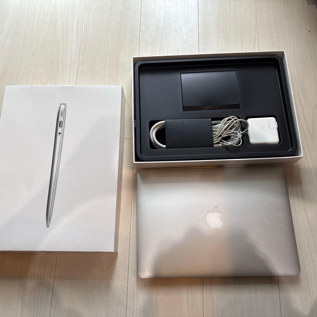 【Apple MacBook Air13】本体 充電器付属