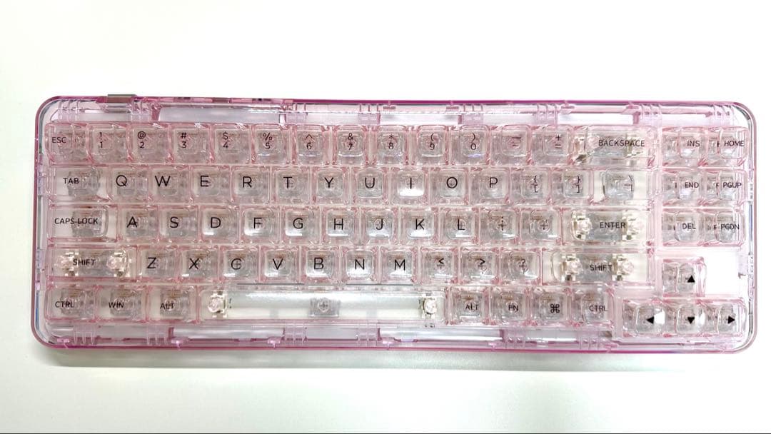 ま*ん様 YUNZII X71 メカニカルゲーミングキーボード　ピンクキーボード