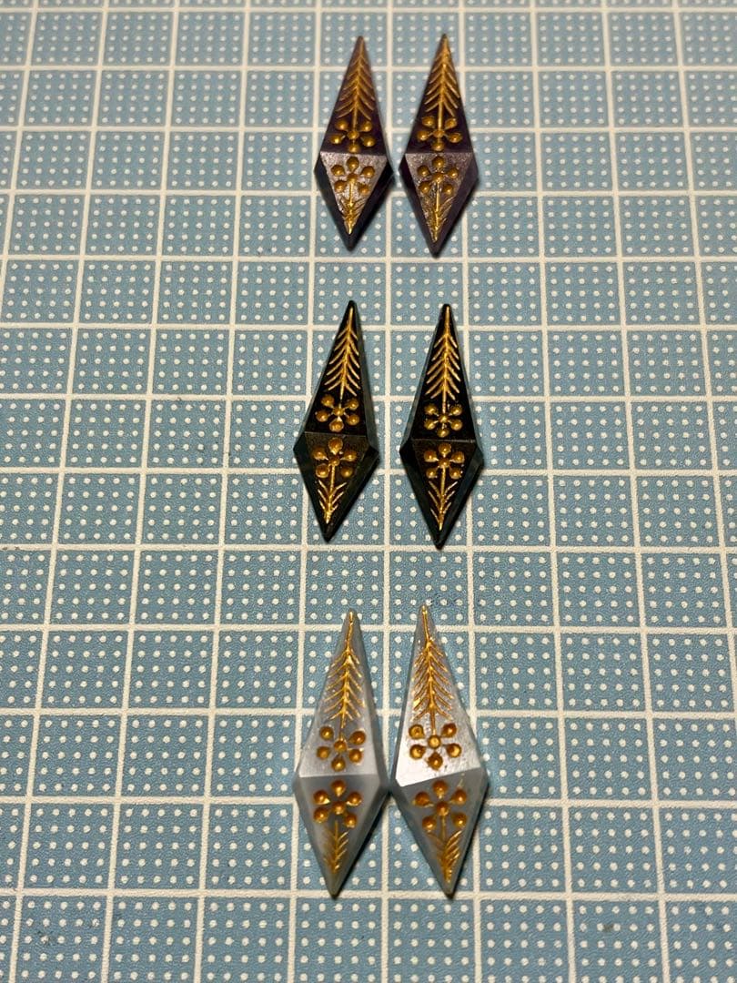 ぷしゅ❇️❤️ ニュー カービング　ゴールド　14kgf 24kgpイヤリング