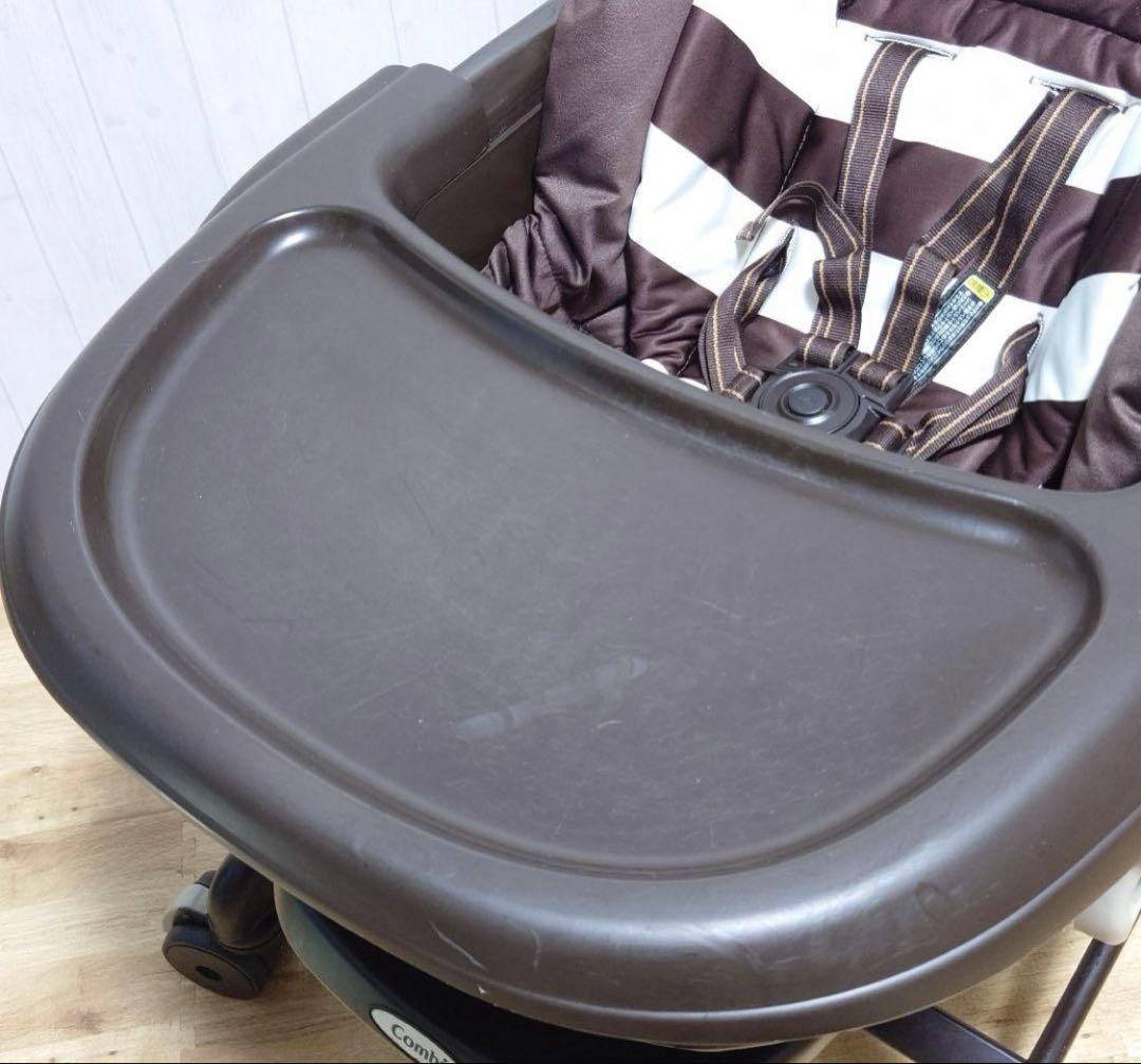 ベビーチェア ブラウンとホワイトストライプ