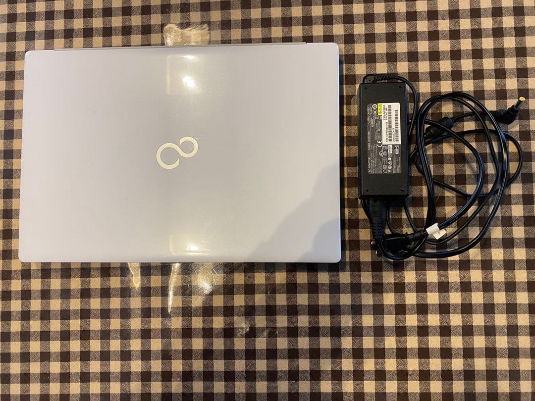 中古　LIFEBOOK AH50/E1 FMVA50E1W プレミアムホワイト