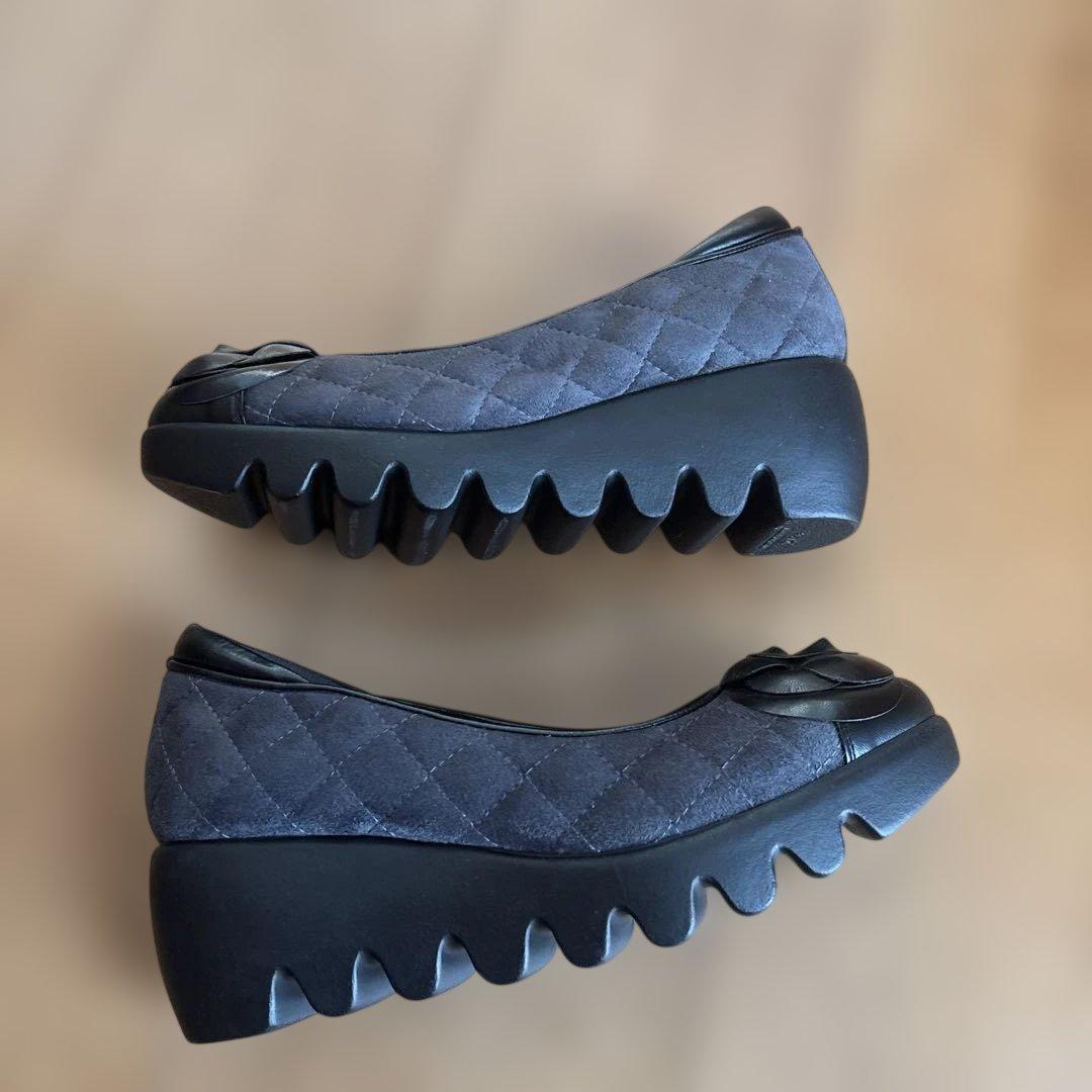 HILLS AVENUE キルティングパンプス グレー