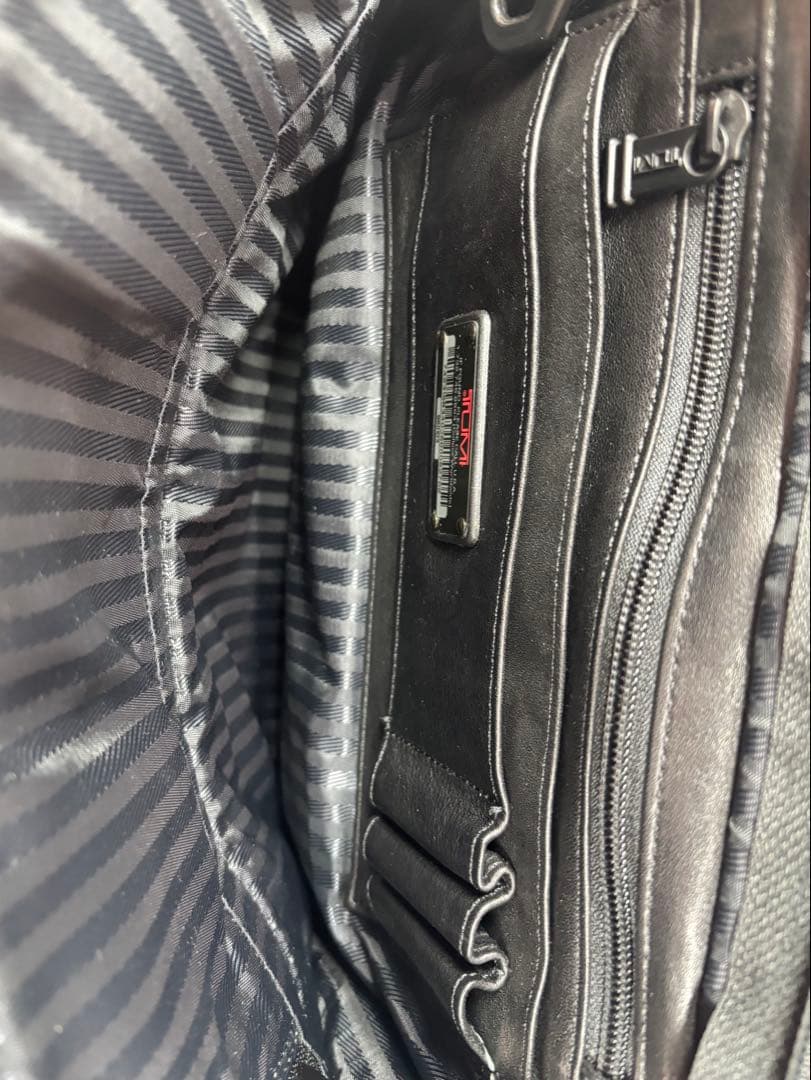 さむがり 　TUMI（トゥミ）9601D3レザーAlphaシリーズ