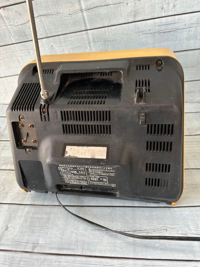 ナショナル白黒ブラウン管テレビ「TR-903E」(H15)