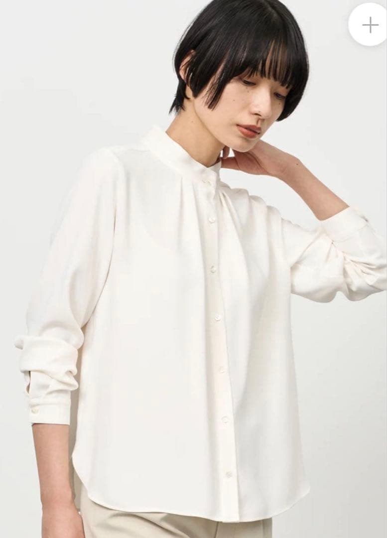 未使用タグ付き SOEJU サテンスタンドタックブラウス ホワイト　白