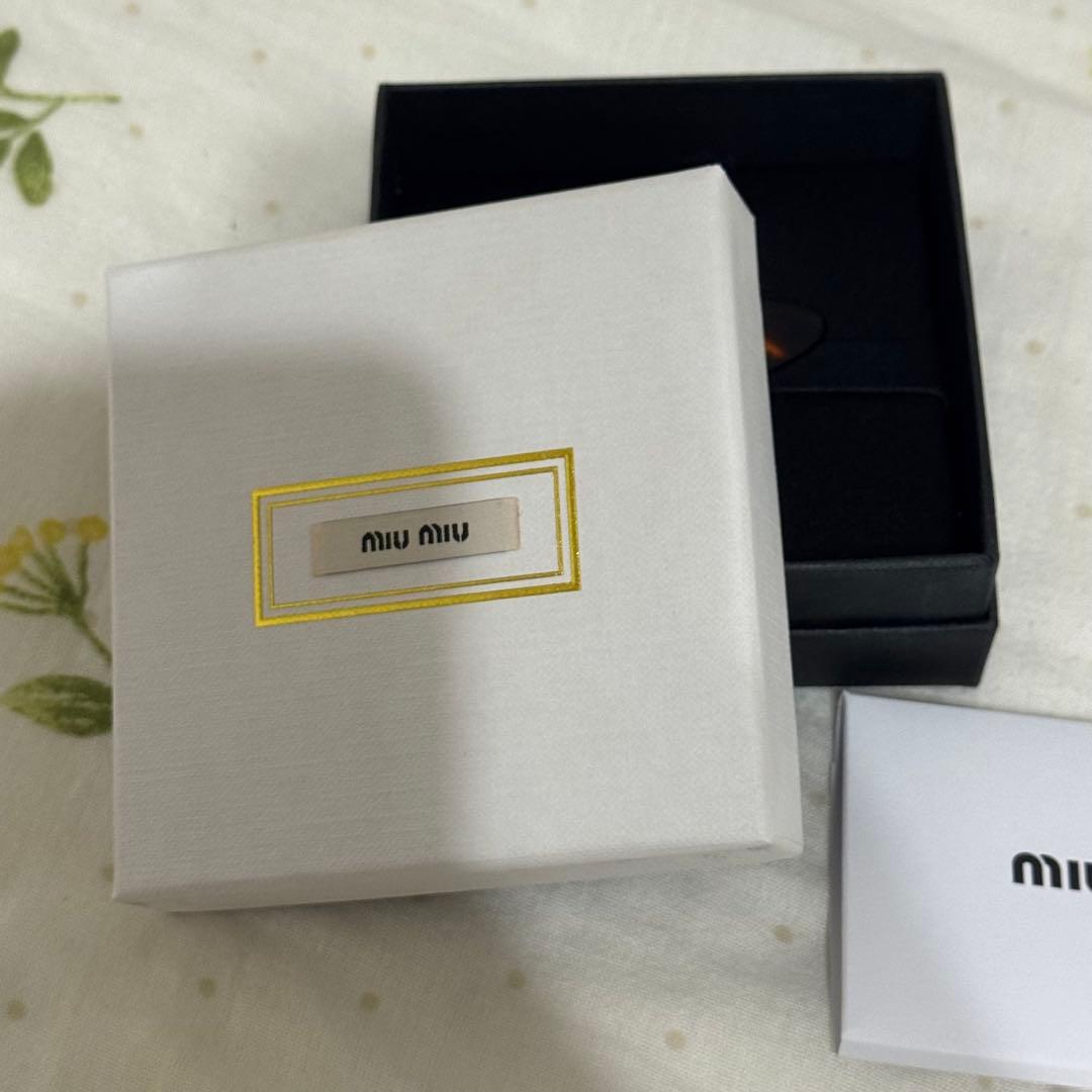 miu miu ロゴ入りヘアピン べっ甲