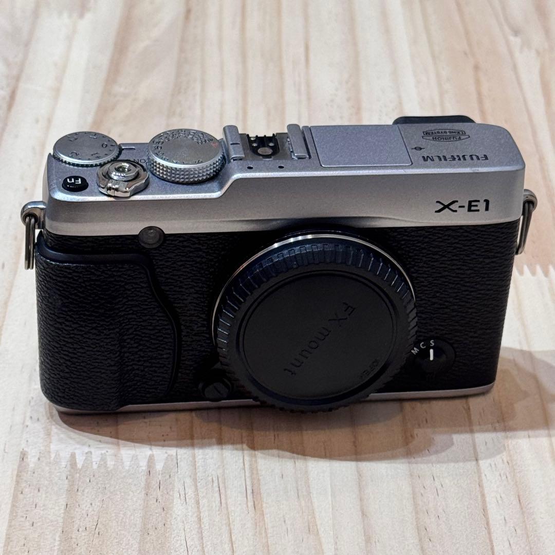 Fujifilm X-E1 ミラーレスカメラ ボディ（難あり）