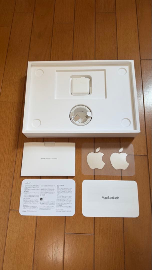 Apple MacBook Air M2 13インチ スターライト