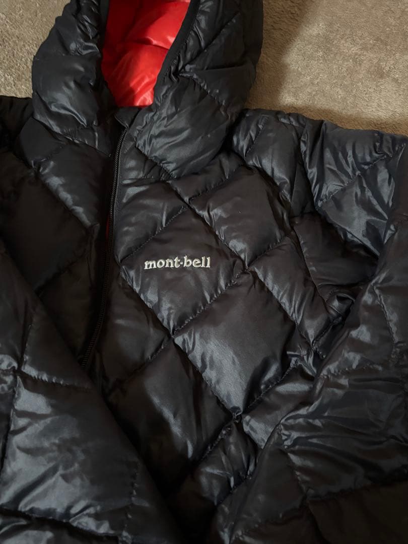 montbellキルティングダウン リバーシブル（黒/赤）
