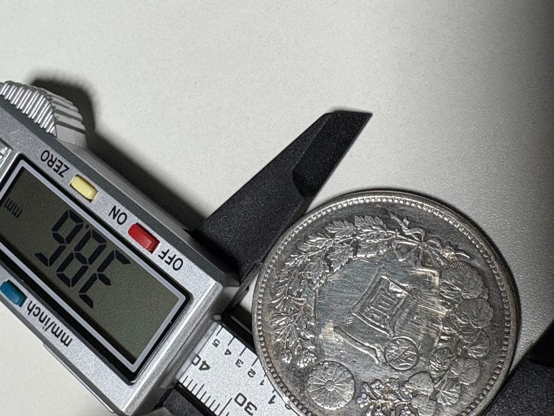 t*k様 【本物保証】美品　準特年　明治17年銘　大型　一圓銀貨　丸銀左打