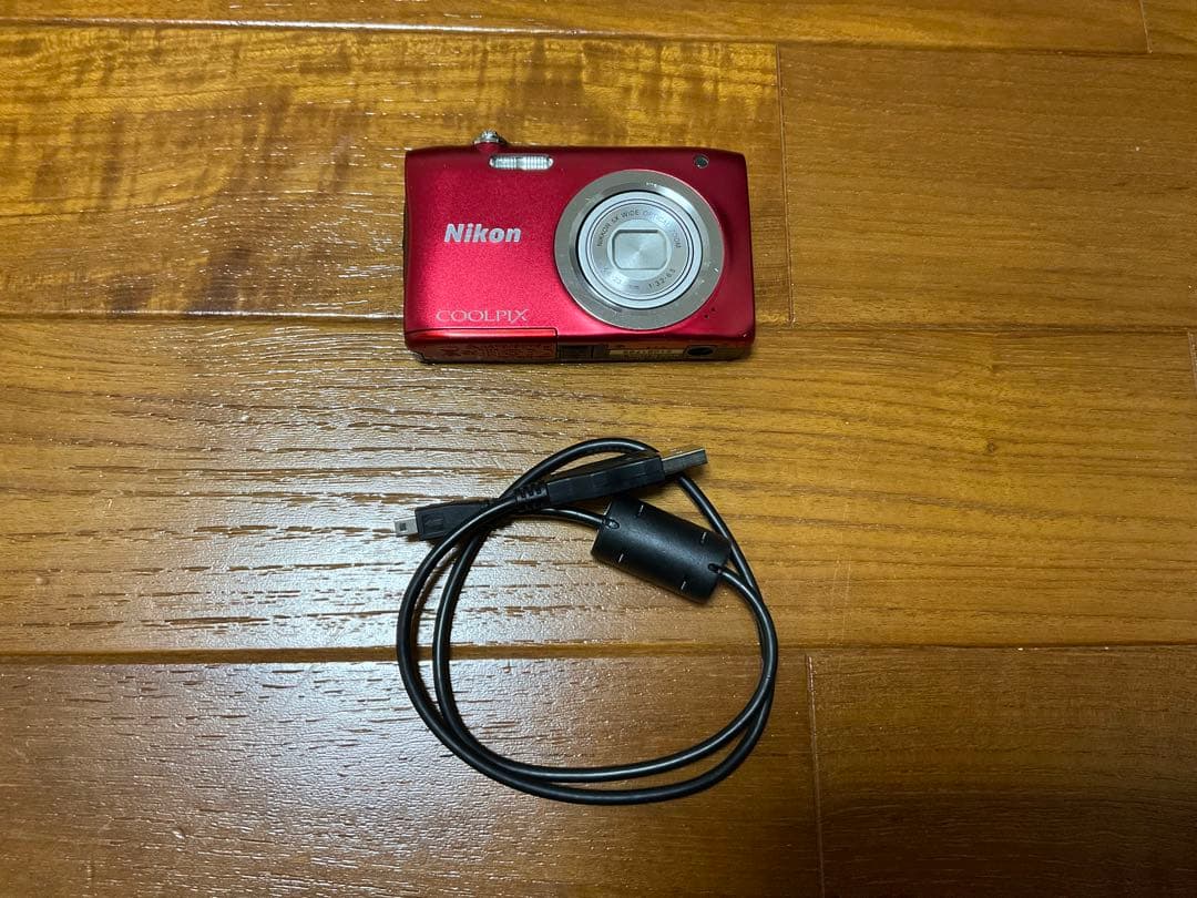 Nikon COOLPIX A100レッド コンパクトデジタルカメラ