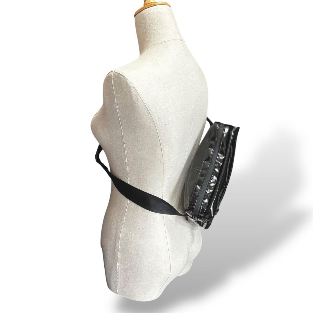 【美品】ディーゼル　ボディバッグ　ウエストポーチ　黒　ロゴ柄　男女兼用　斜め掛け