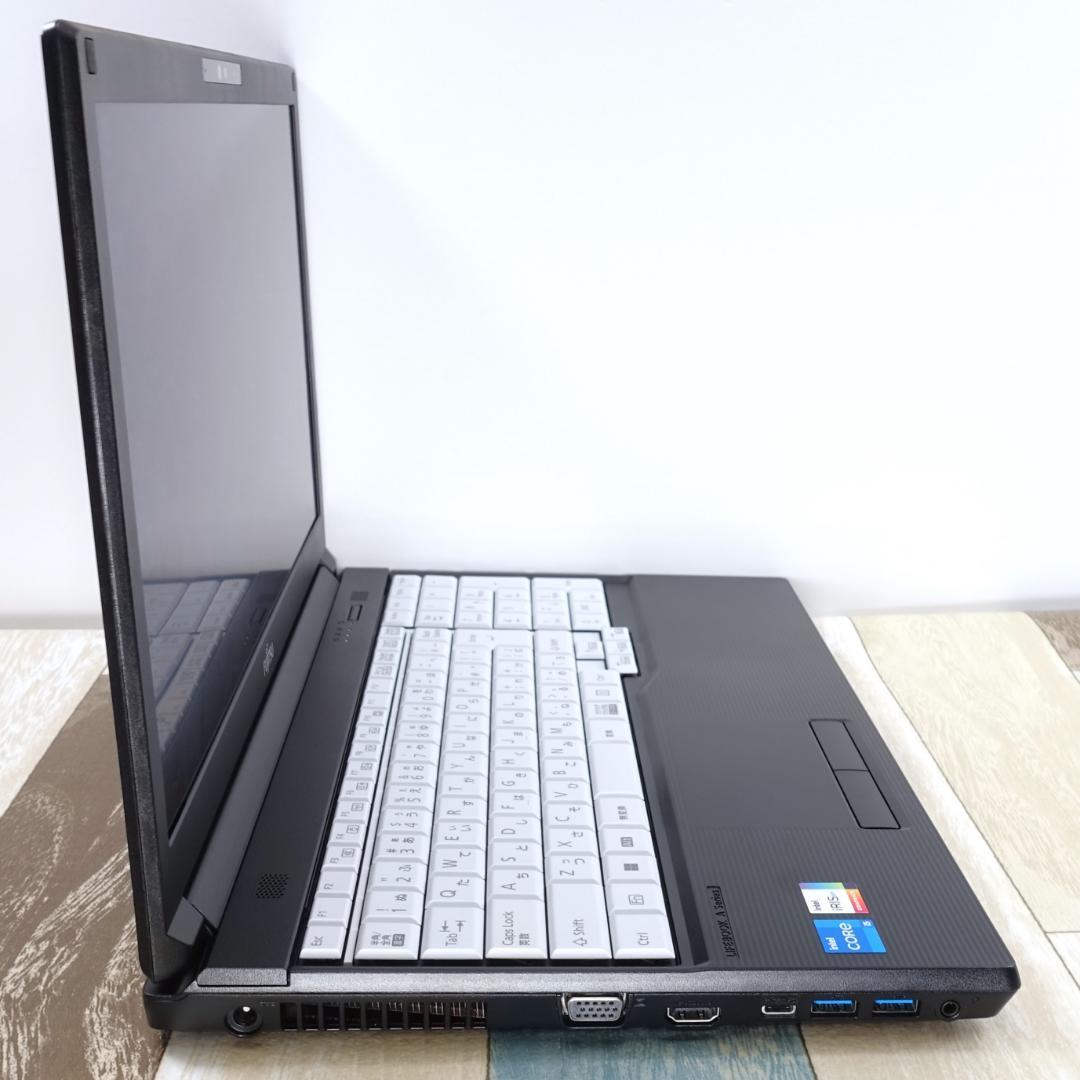 美品で神速の２０２３年製✨１２世代ｉ５に超高速新品ＳＳＤ５１２ＧＢ＆大容量メモリ