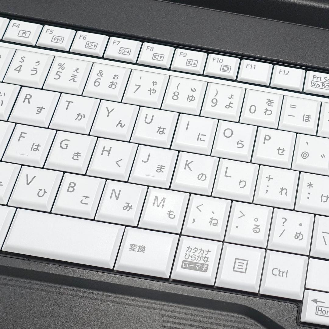 美品で神速の２０２３年製✨１２世代ｉ５に超高速新品ＳＳＤ５１２ＧＢ＆大容量メモリ