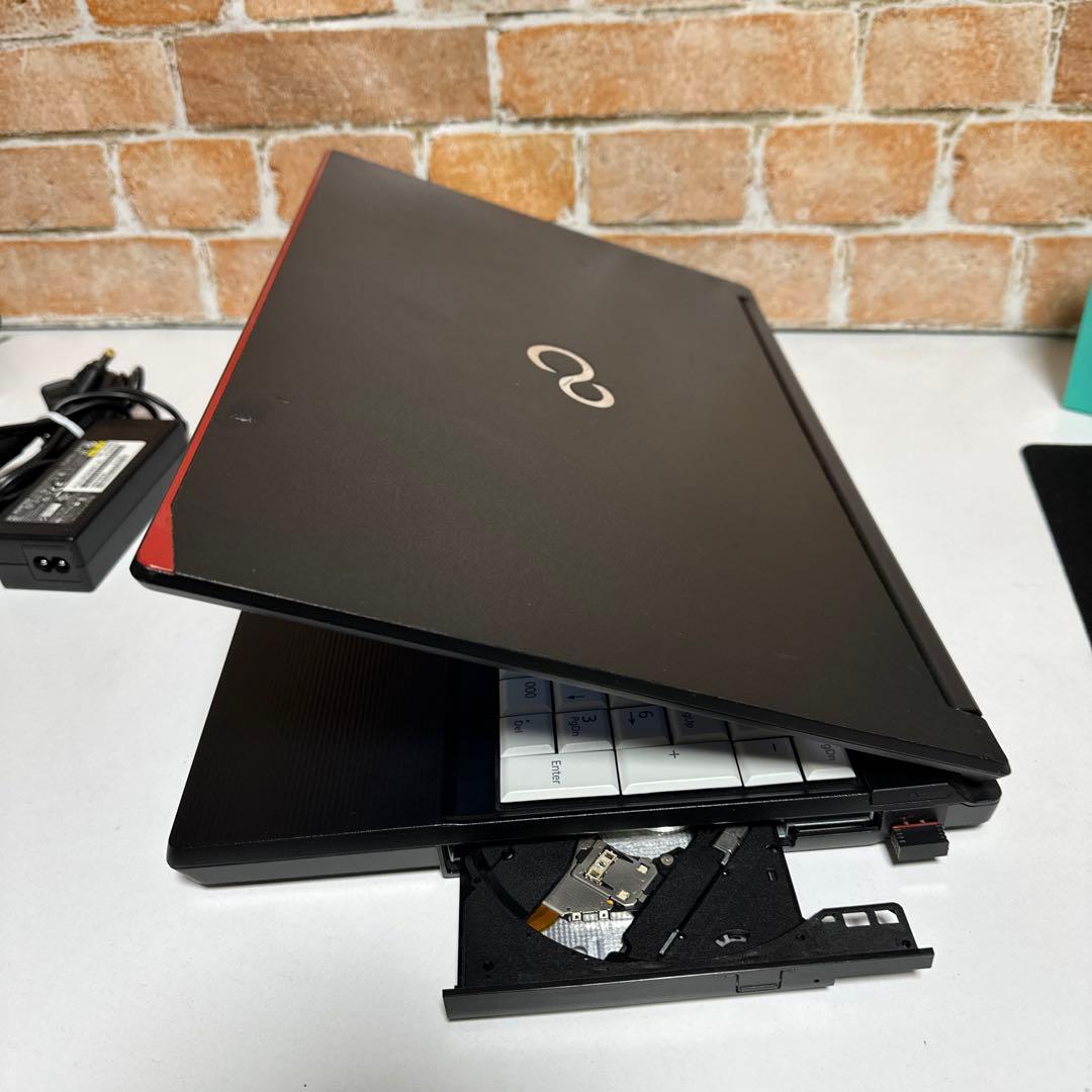 富士通ノート PC Core i5 SSD256GB メモリ8GB Win11