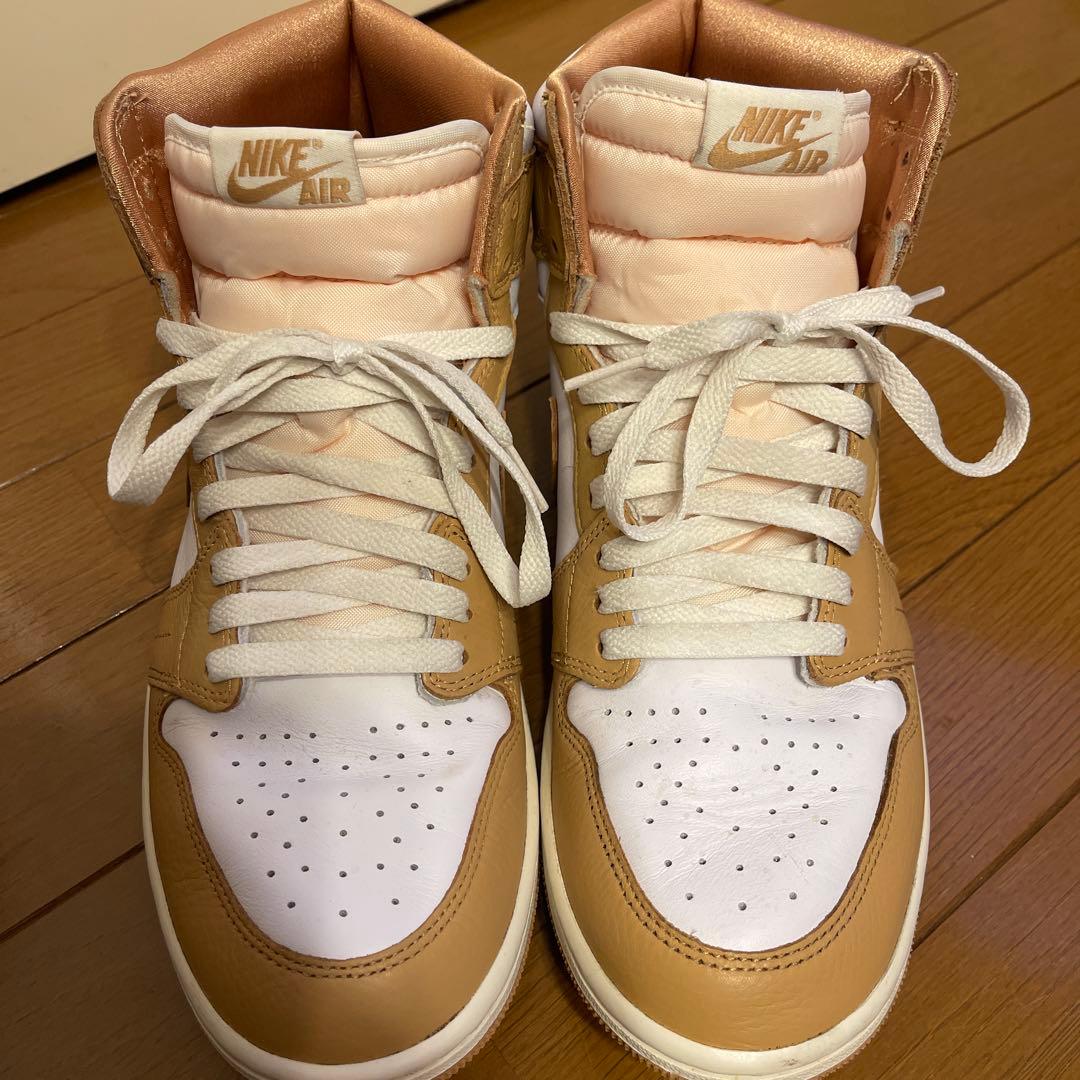 【ナイキ　ジョーダン】ハイカットスニーカー プラリネ ベージュ/ホワイト