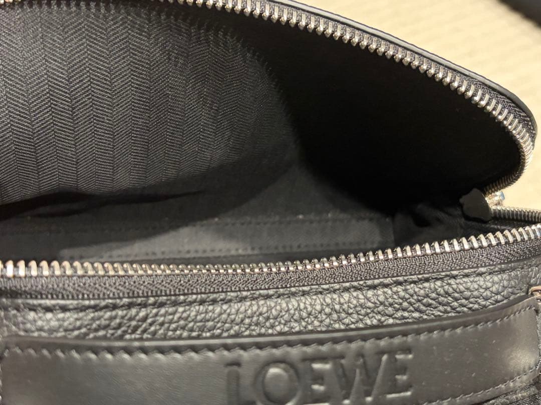 極美品LOEWE クロスボディ カメラバッグ ミニ（ソフトグレインカーフ）