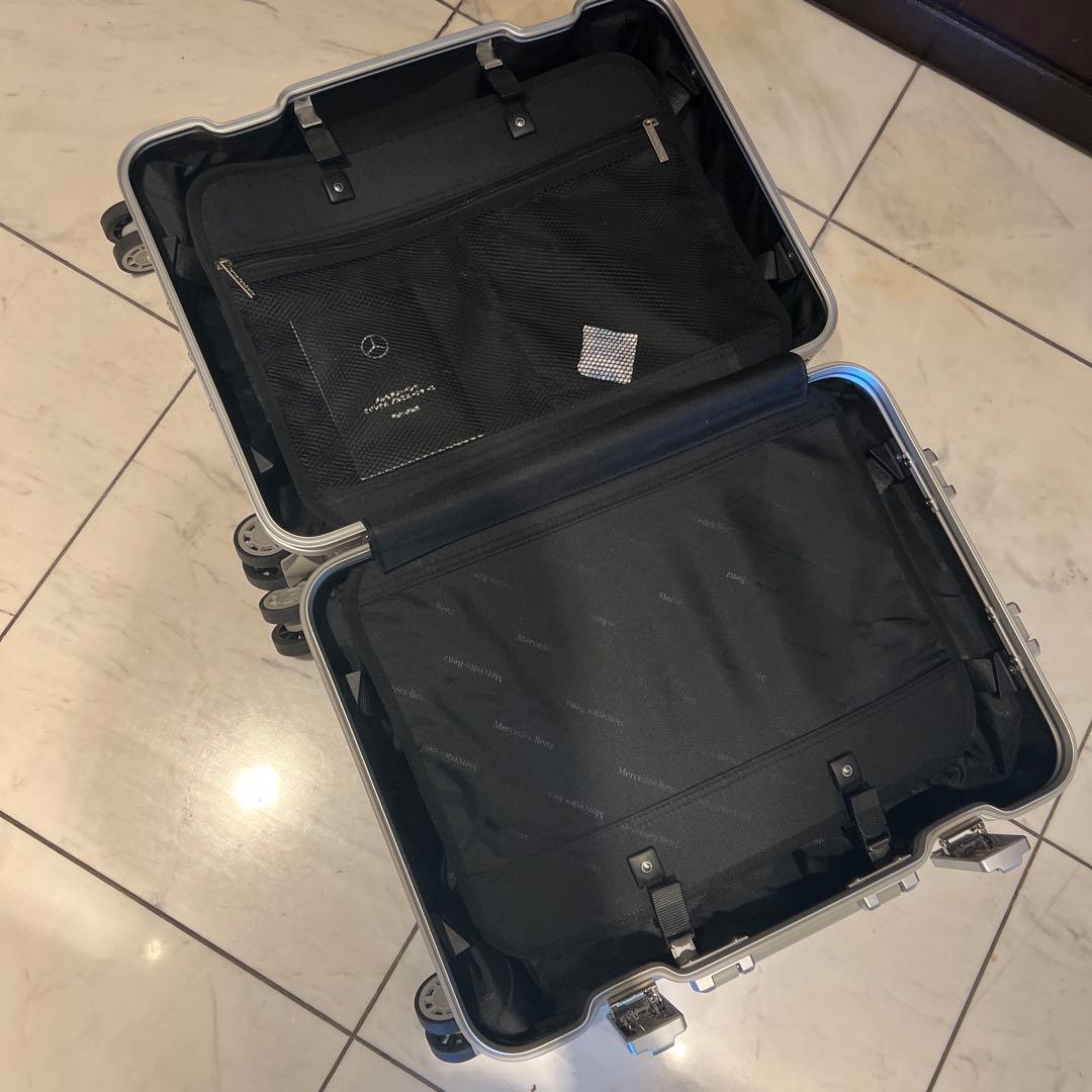 Mercedes シルバーキャリーケース 中型