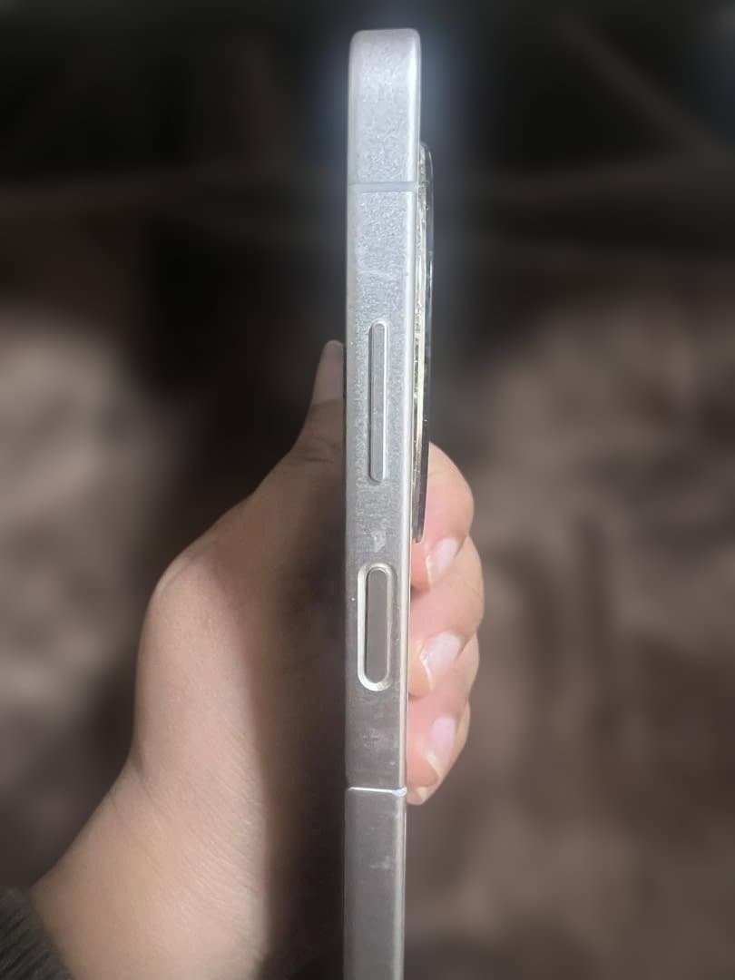 ZTE リベロ フリップ ゴールド 折りたたみ式スマートフォン