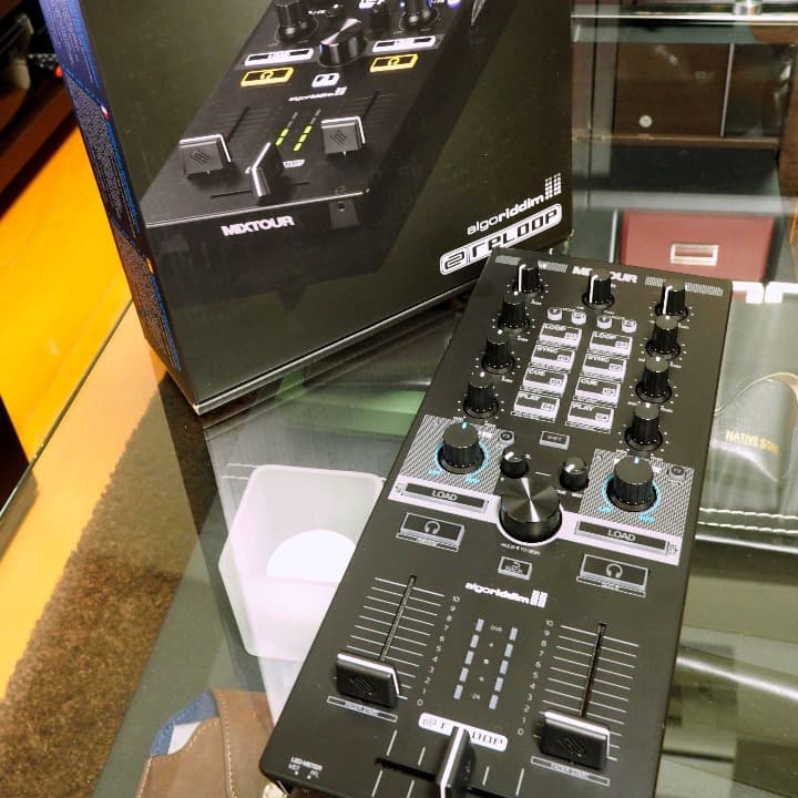 Reloop Mixtour DJコントローラー(最終値下)