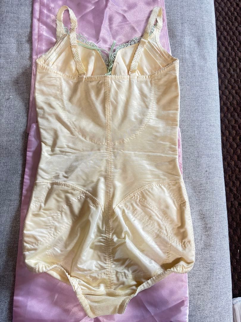 マルコ　新品同様　D70M モンマリエ　ボディスーツ　カップ深め