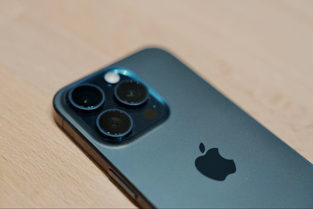 美品　iPhone15 Pro ブルーチタニウム 256GB SIMフリー