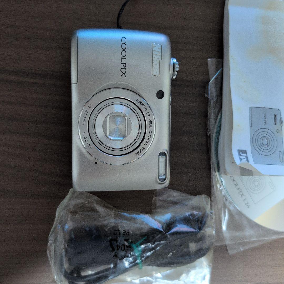 Nikon COOLPIX L26 シルバー コンパクトデジタルカメラ
