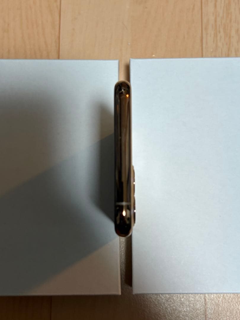 美品　iPhone11 proゴールド 256GB SIMフリー 利用制限○