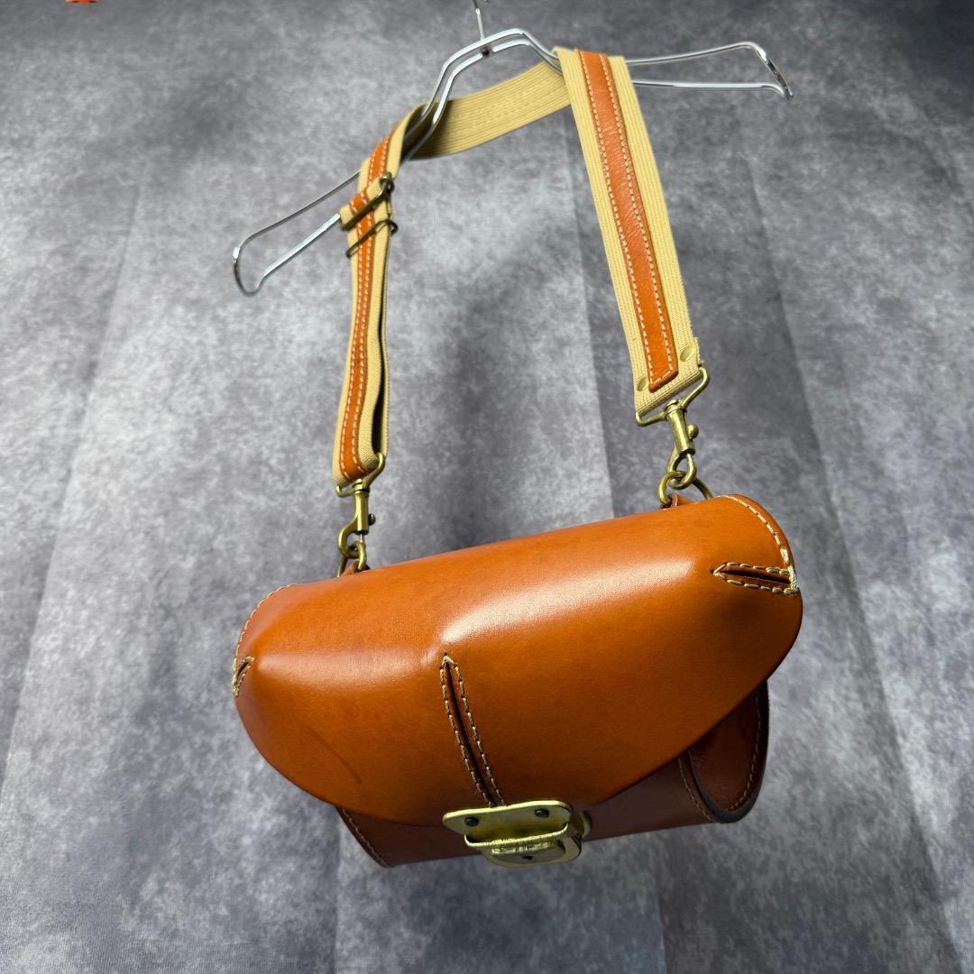 HERZ ヘルツ 3次元立体フォルム 2wayウエストボディバッグキャメル