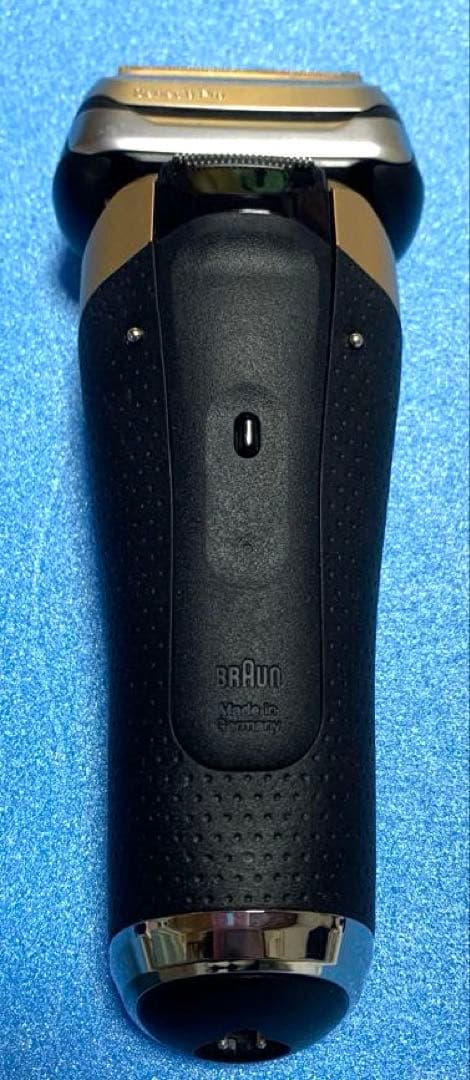 美品　ブラウンシェーバー　9　pro　ゴールド　革ケース・充電台・コード・取説付