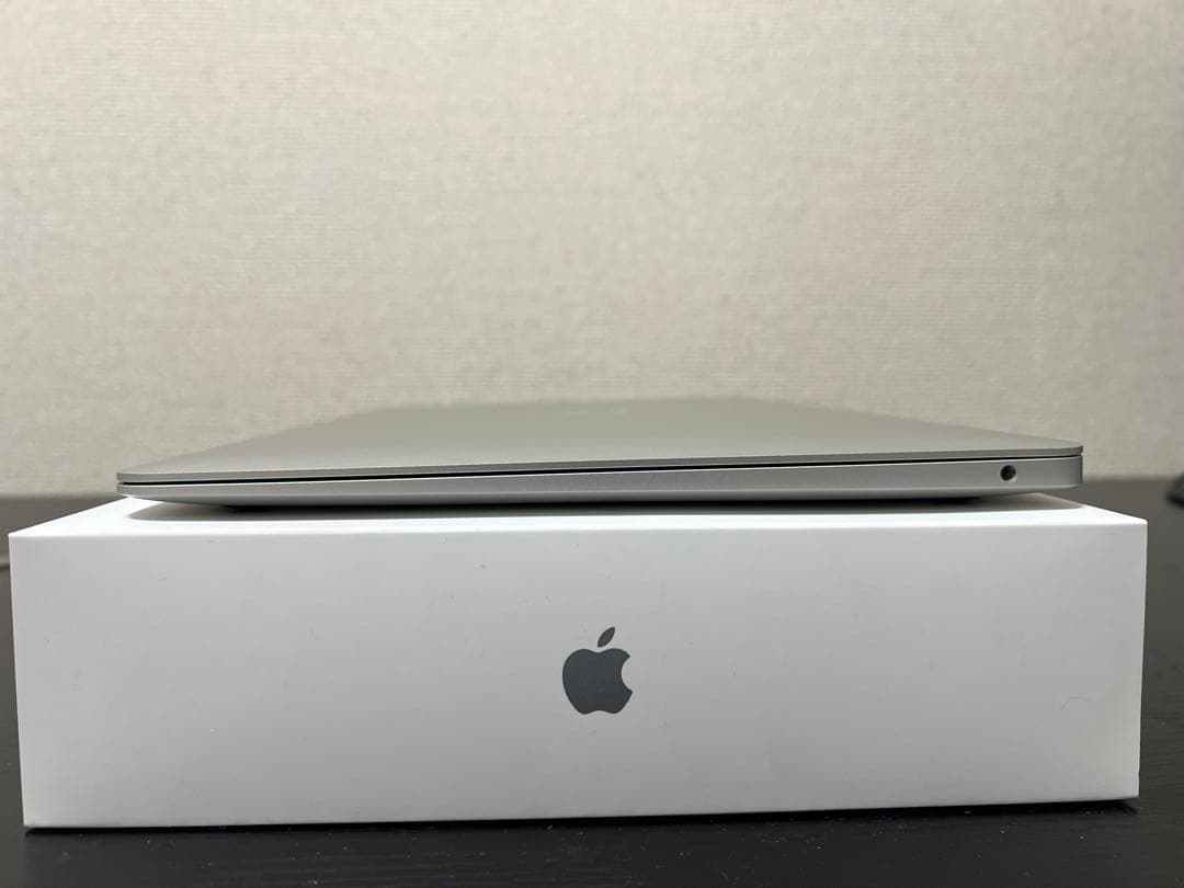 Apple MacBook Air (M1, 16GB, 13.3インチ)