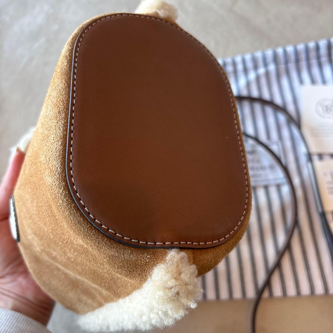 アニヤハインドマーチ　アイズ　スエード　ボア巾着バック　ショルダー