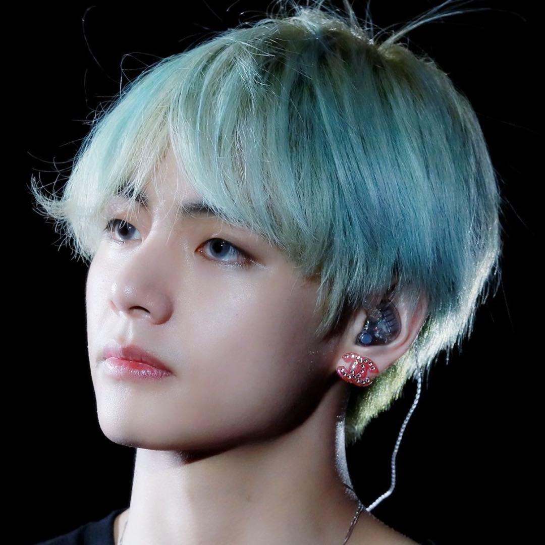 CHANEL クリア ピンク ストーン ピアス BTS テヒョン テテ 着用