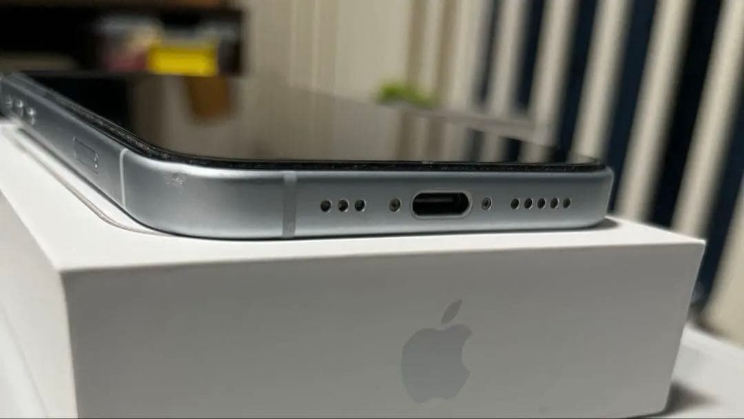 【美品】Apple iPhone 15 ブルー本体