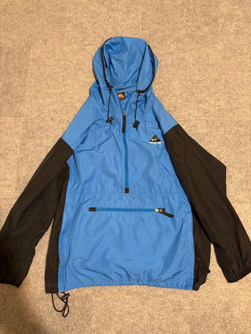 Nike ACG フード付きナイロンジャケット