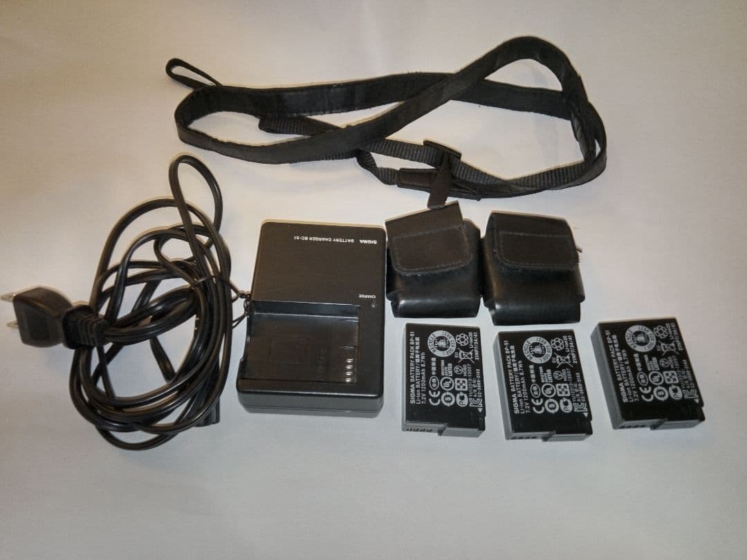 SIGMA dp3 Quattro/防護フィルター・専用クロス付/バッテリー3個