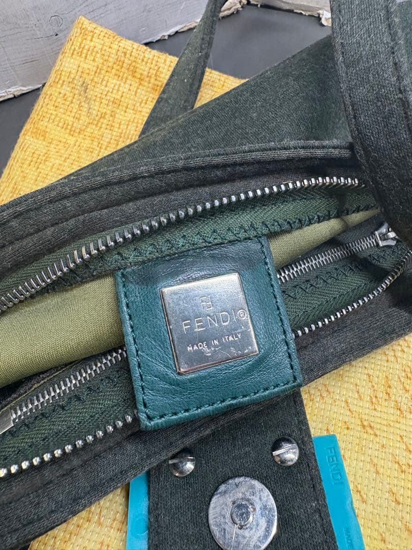 FENDI マンマバケットバッグ　グリーン