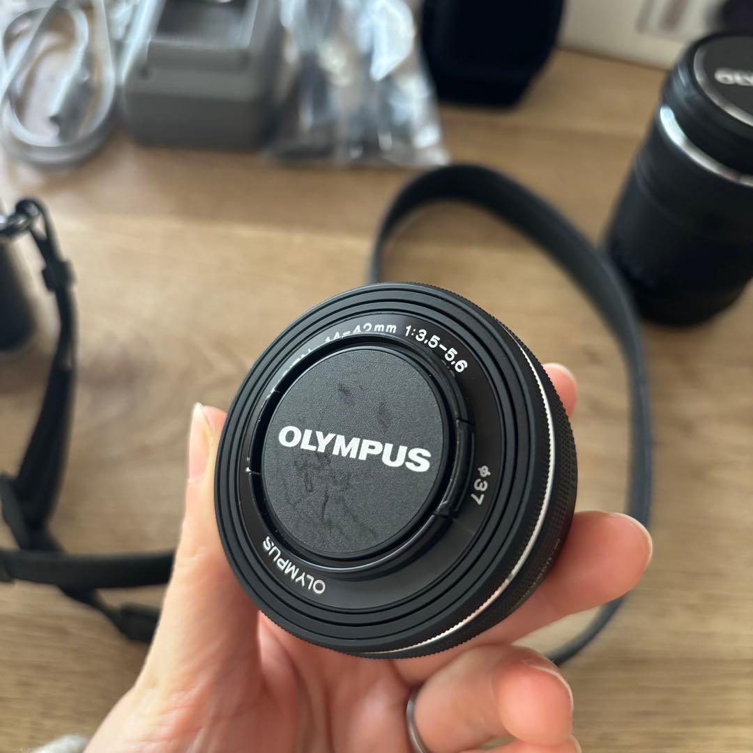 OLYMPUS PEN E-PL8 EZダブルズームキット　ブラック