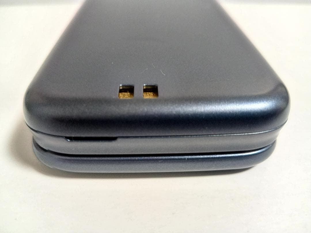 ☆docomo らくらくホン F-01M ネイビー