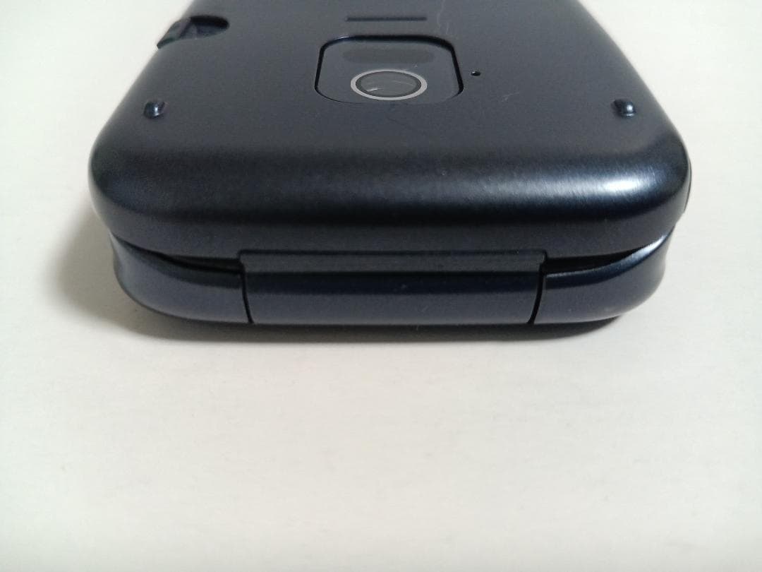 ☆docomo らくらくホン F-01M ネイビー