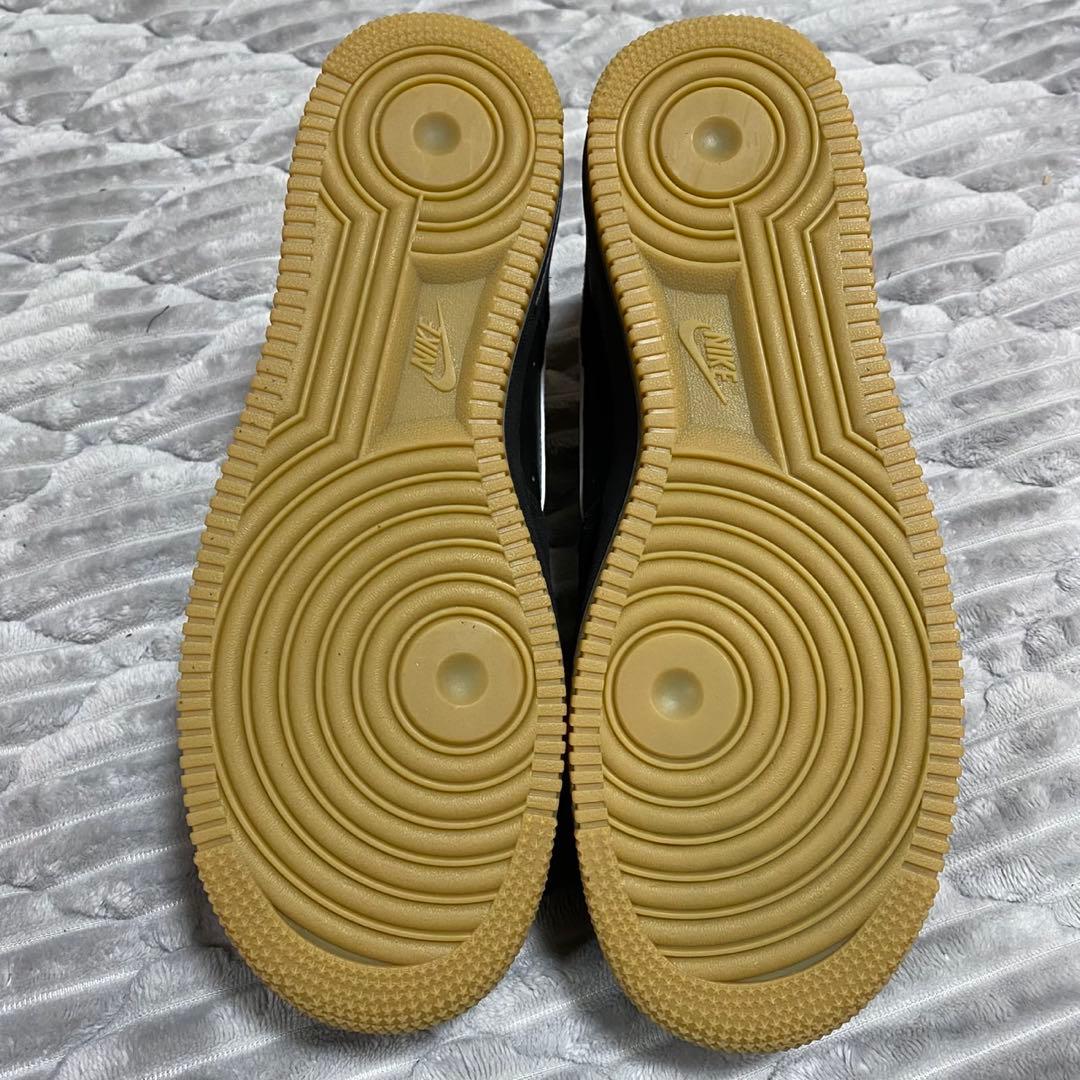 新品 ナイキ エア フォース 1 ‘07 LV8 27.5㎝