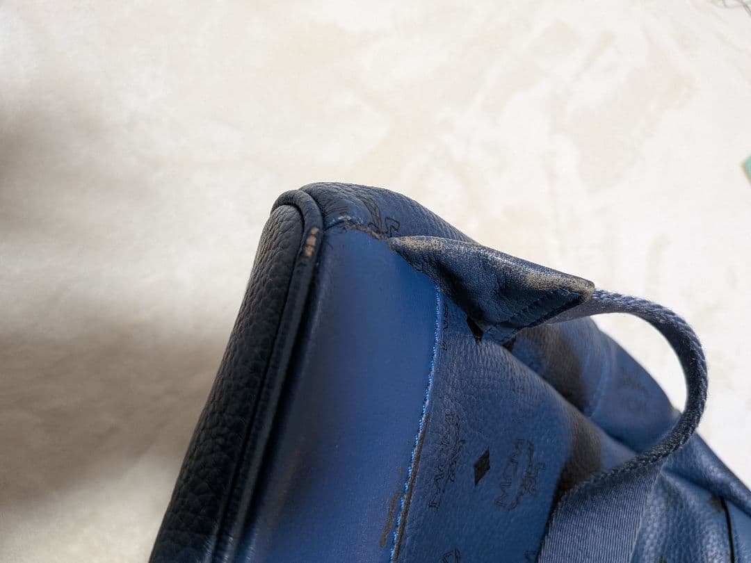 MCM スタッズ付きネイビーリュック　希少色