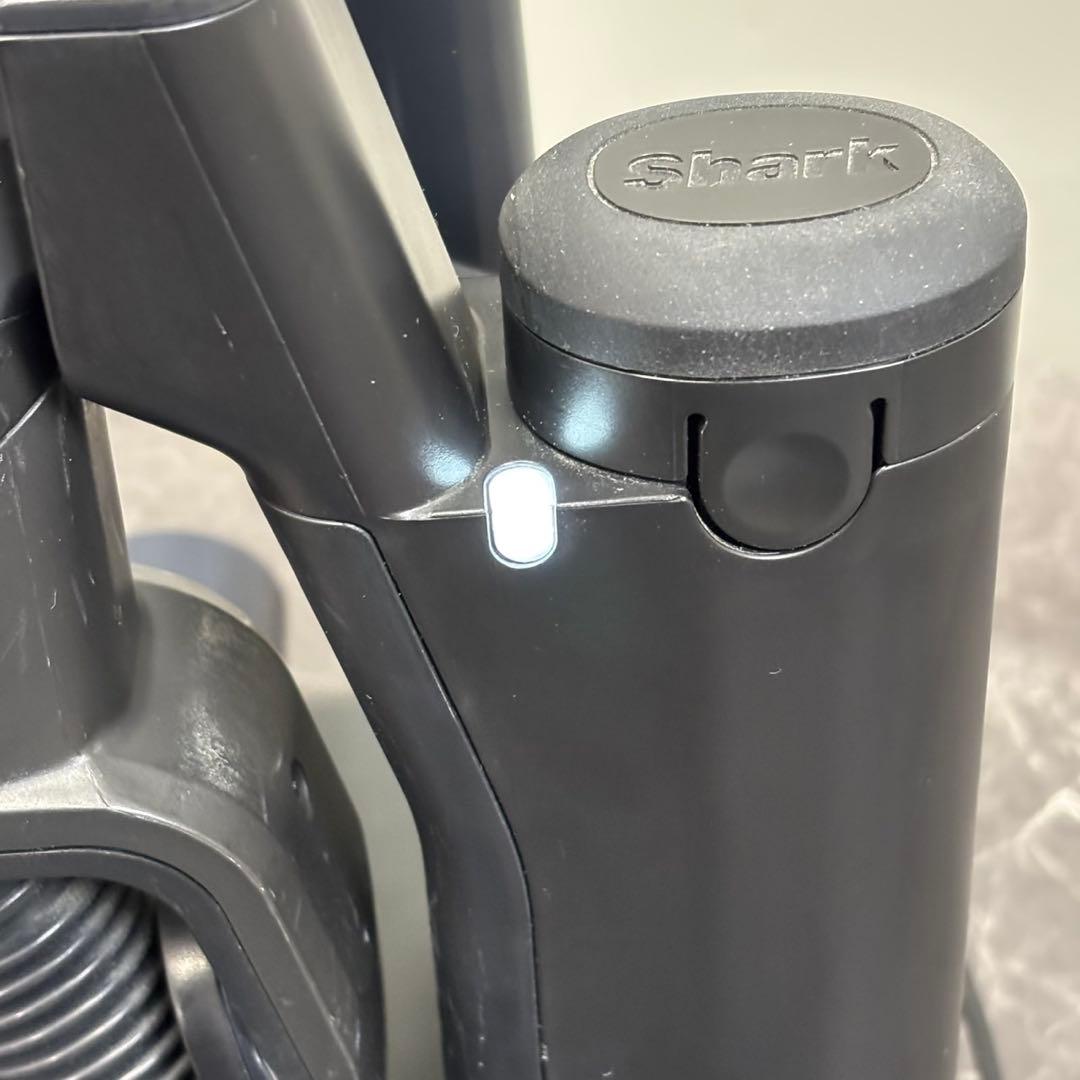 ◇送料込！動作良好！Shark コードレススティッククリーナー CS401JRB